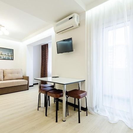 Artal Apartment On Obolonsky Avenue 31 Kiev Exterior foto