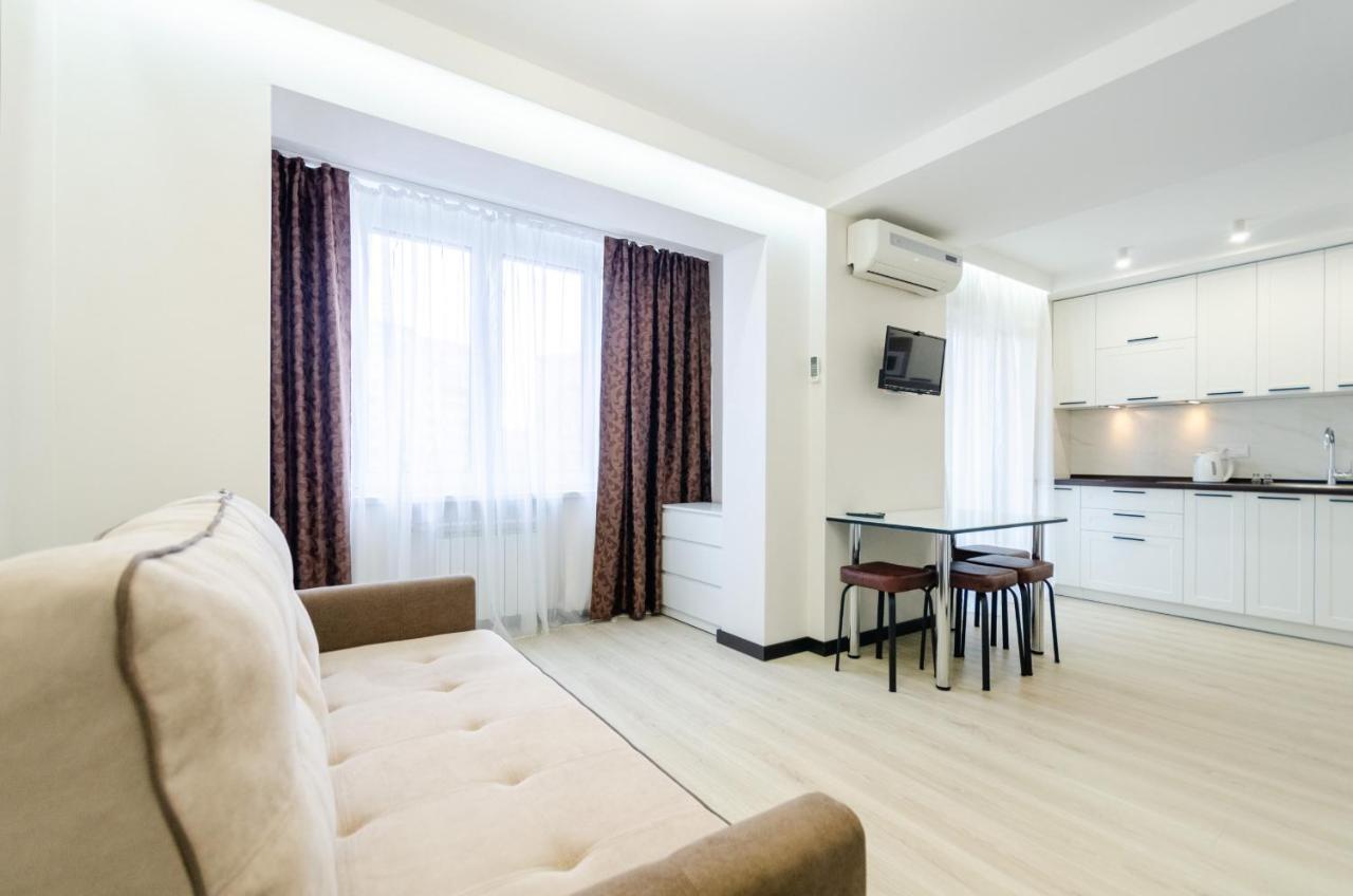 Artal Apartment On Obolonsky Avenue 31 Kiev Exterior foto