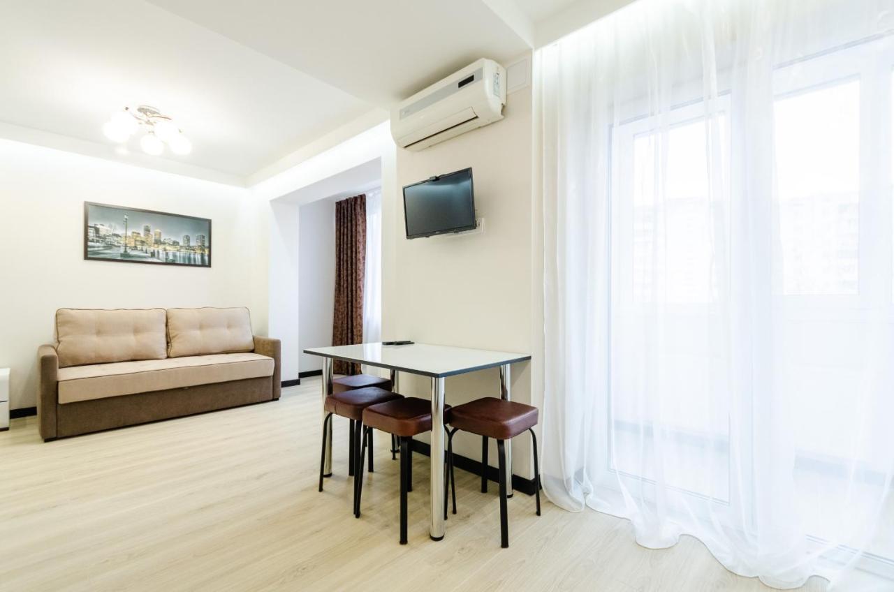Artal Apartment On Obolonsky Avenue 31 Kiev Exterior foto
