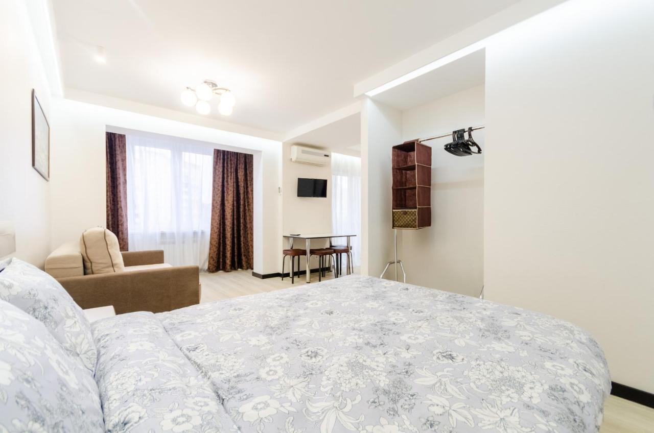 Artal Apartment On Obolonsky Avenue 31 Kiev Exterior foto